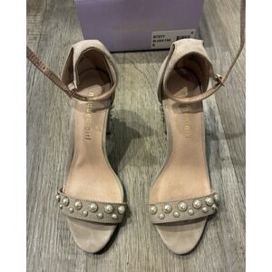 Madden Girl Women's 6 Bitssy Blush Fab shoes. Pearl slip on sandals Heels